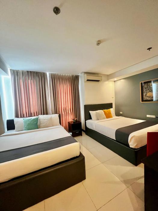 The Upperhouse Hotel Boutique Stay with City & River Views