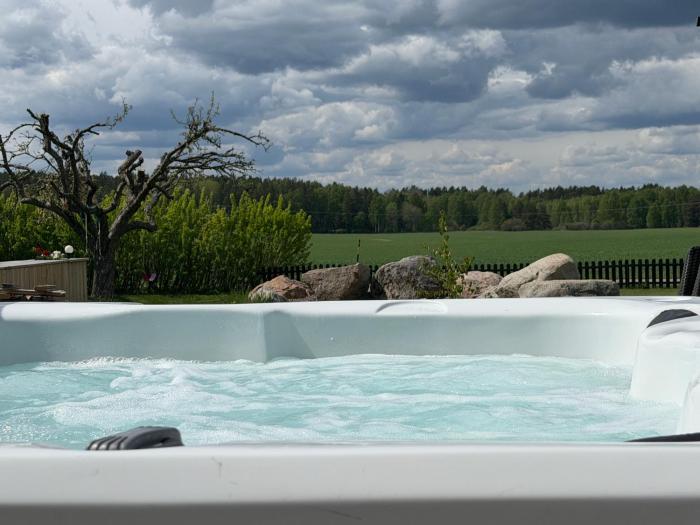Swedish countryside jacuzzi and pool!