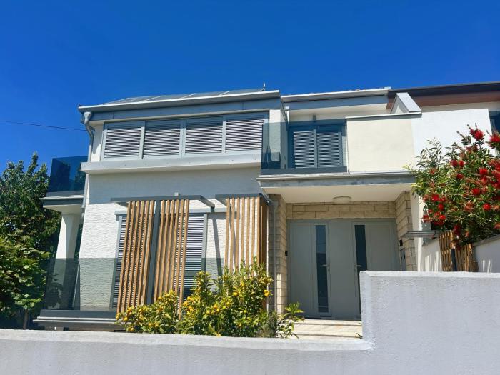 Sunny House