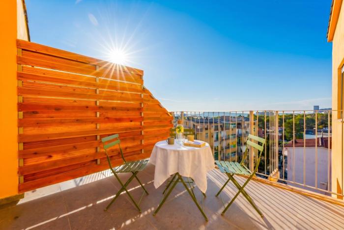 8th Floor Apartments, Golem