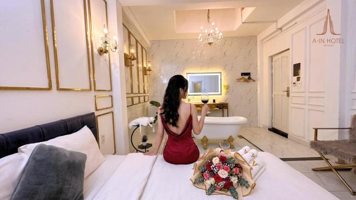 A In Hotel Glamour