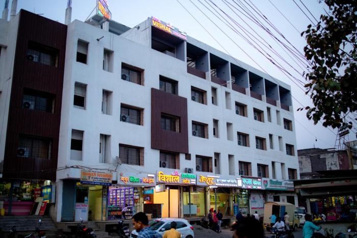 Hotel Vishal International, Beed