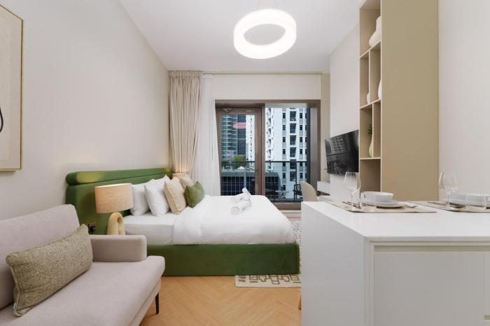 Green Aesthetic Studio by Suiteable Interiors