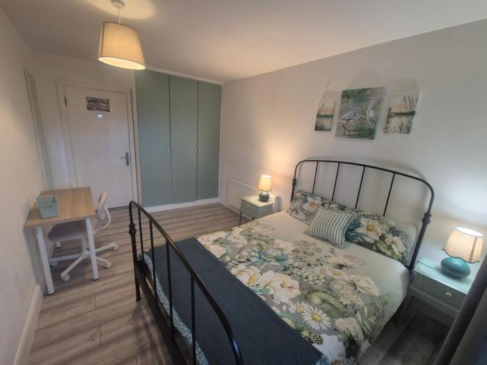 New Double room beside tramline