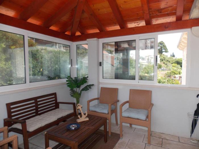 Nautical Sunset Apartment - free parking