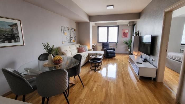 Roosevelt City Center Apartment