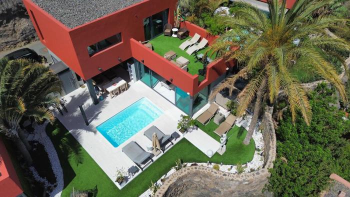 APARTMENT VILLA Cooper l HEATED Pool l PVT Garden I GOLF I SEA VIEWS