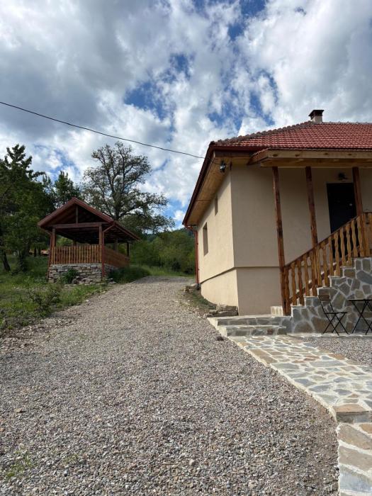 Casa dintre munti