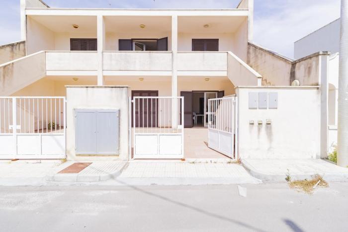 Camelia Flat - Roca