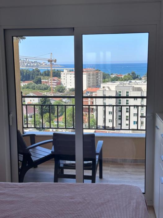 Modern Sea & City View Apartment with Parking