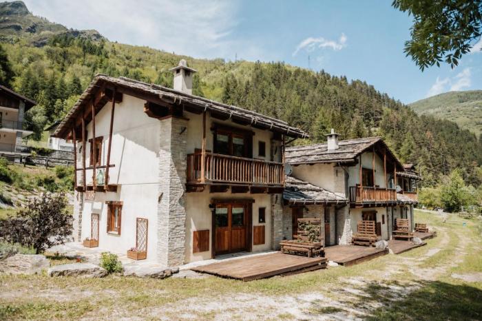 borgo maira village