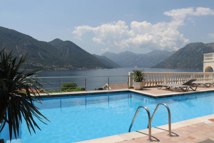 Boka bay apartments with pool