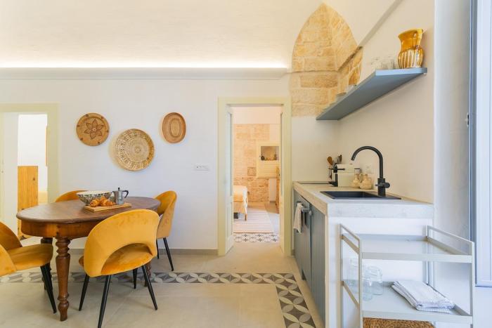 Dimora Giulia - Designer Townhouse with Balcony