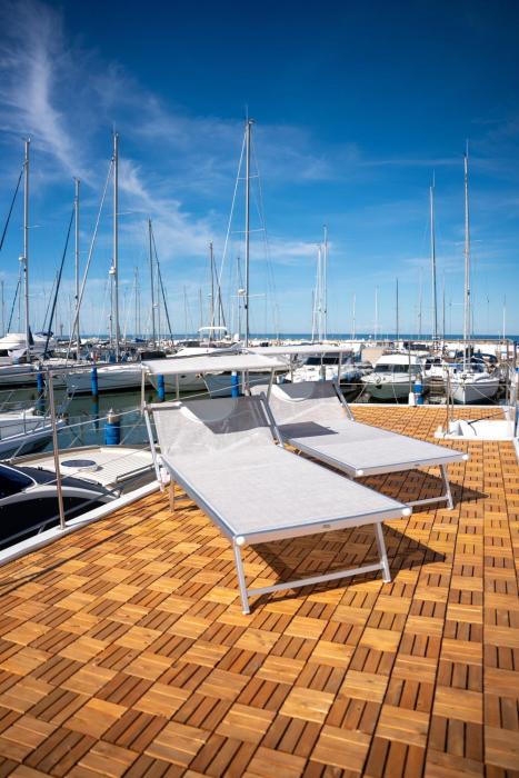 BHE House Boat Experience