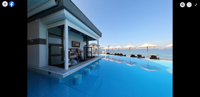 Playa apartment with pool access