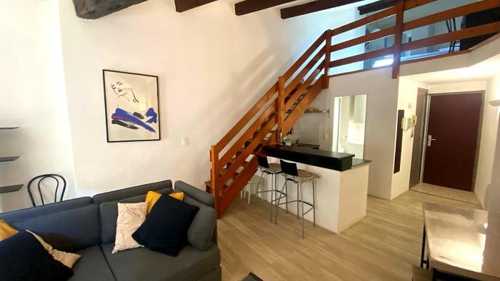 Le Cocon dAvignon - T2 Duplex 40m2 - Centre historique Intra muros- WIFI CLIMATISATION