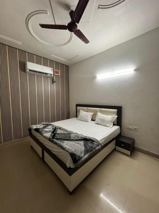 Hotel Triple A