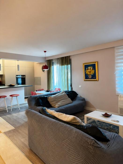 Lake View Apartment