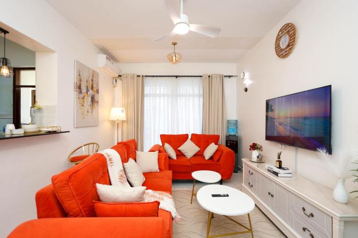 Modern 2BR Apartment in Mombasa CBD with 2 Bathrooms & Balcony near Airport & Old Town