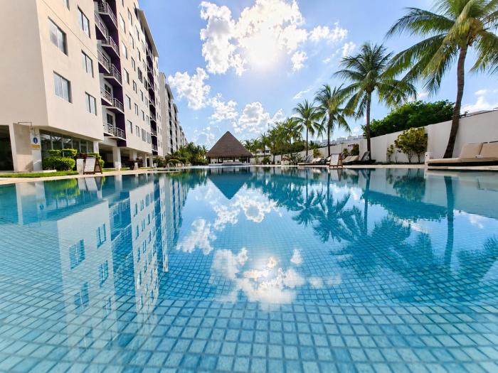 2BR Resort Apartment Cancun Pool WiFi AC