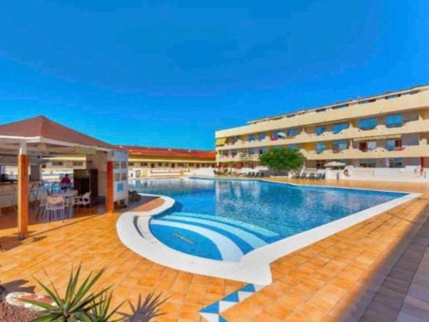 Casa Roja Tenerife Playa Paraíso Piscina Terraza