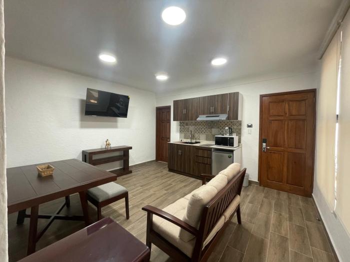 Cozy Apartment near Eugenia Metro Station - Mochaj
