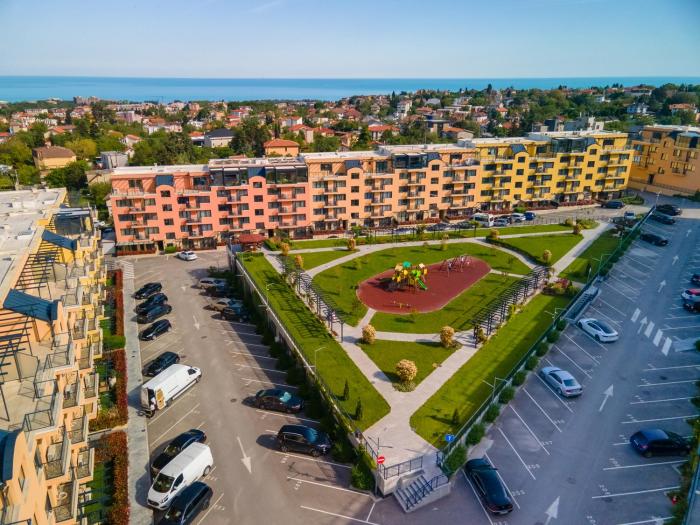 Apartment in Bella Vita with FREE parking