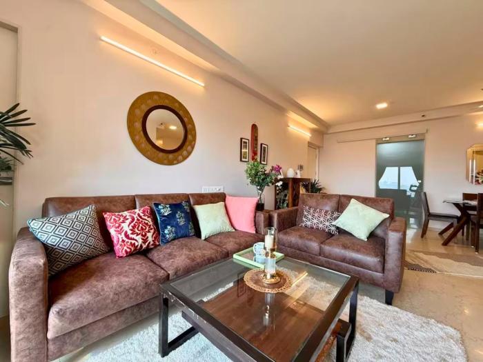 ConnektHomes - 5 Star 3Bed3Bath Luxury Pool, Gym Near Airport BKC