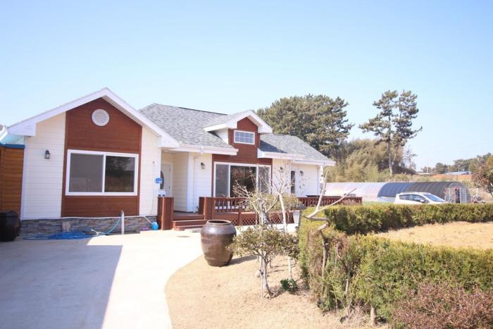 Mongsanpo High Beach Pension