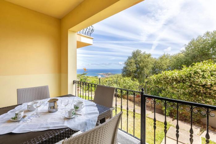 Sea View Isola Rossa Apartment 6