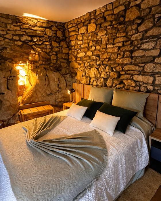 Unique Stone Suite with Pool Coimbra