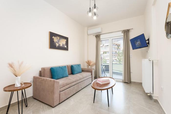 Comfortable Stay Near Neo Faliro Train & Port