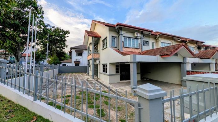 ANS Homestay Pusat Bandar Shah Alam Corner Lot