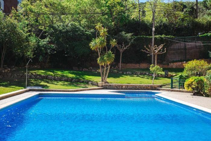 Vista mar y piscina en SAgaró