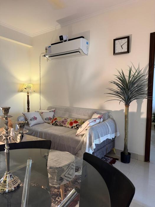 Centrally Located Modern Cozy 2BHK APT