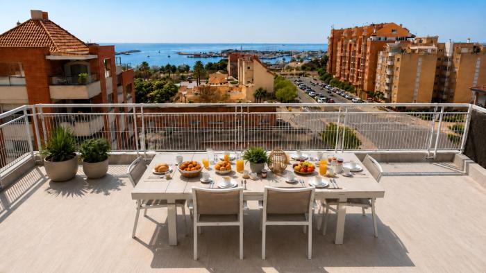 Ático Prestige Dénia con gran terraza, jacuzzi y ubicación céntrica con vistas al mar by Family Homes Rentals