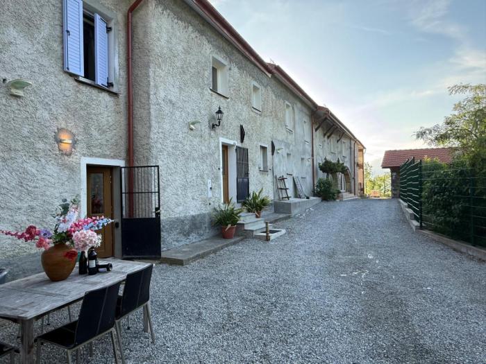 Private secluded villa for 20 guests on large private estate - Cairo Montenotte - Tenniscourt - Savone