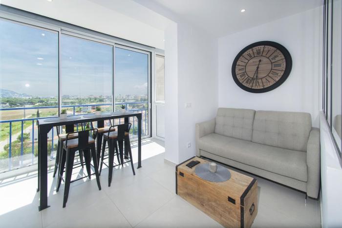 WELCS APARTAMENTO 375 EMP con piscina y parking