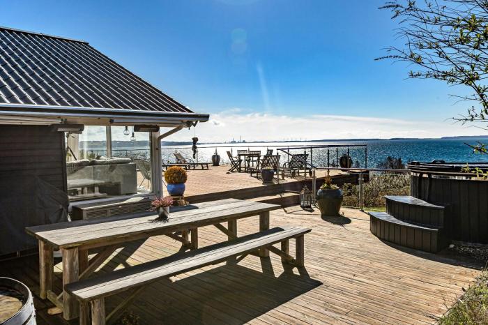 Holiday Home With Extraordinary Sea View At Røsnæs
