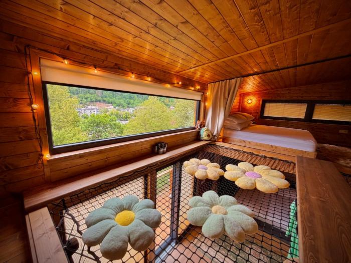 Sunny Garden House