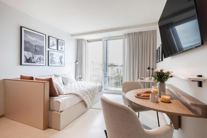 Tilia CoLiving - Self Check In by Homenhancement