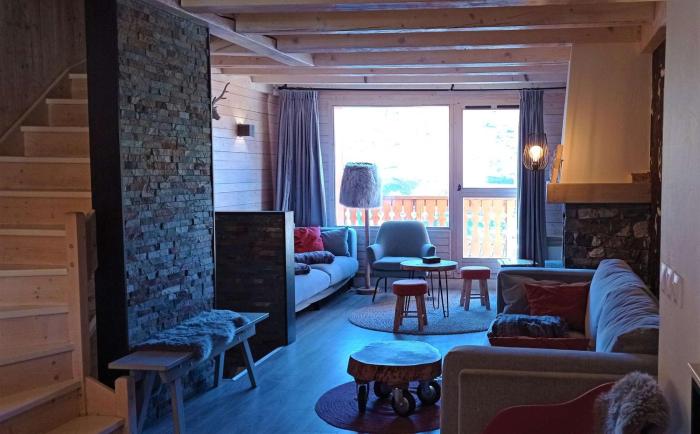Somptueux chalet de 130 m², exposé plein sud, vue sur les montagnes.