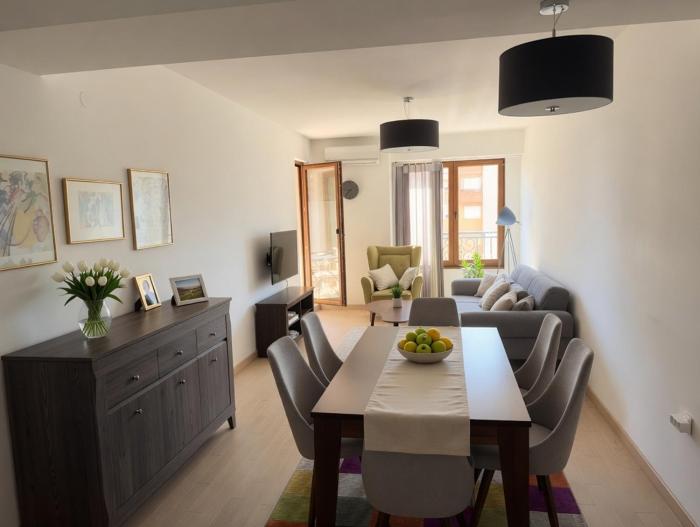 Modern Flatiron Apartment, Skopje Center