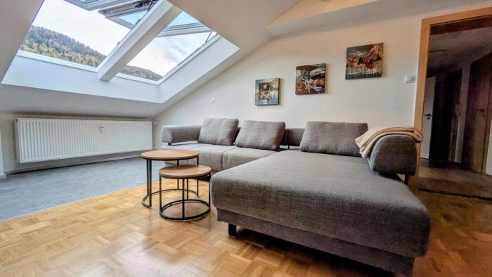 Moderne Dachgeschoß Wohnung im MittenwalderZentrum