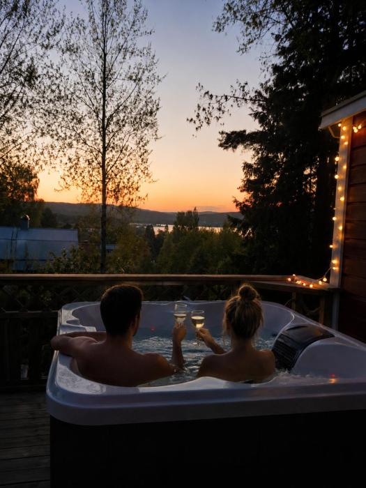 Lila Stuga -private jacuzzi &sauna,High Coast