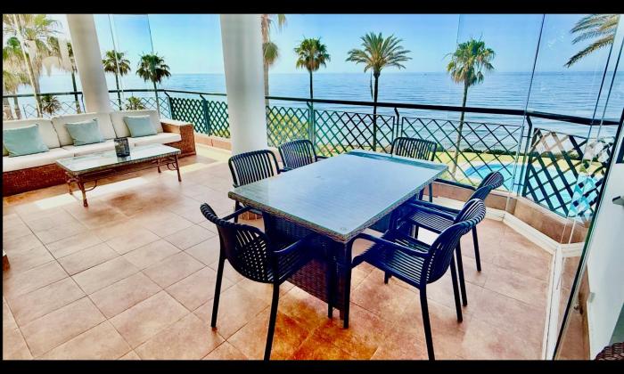 MI CAPRICHO 172 Beachfront Apartment