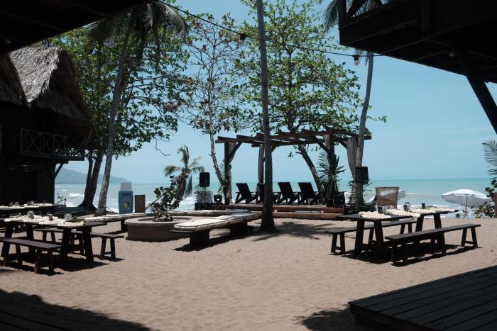 UNÚ Beach Hotel
