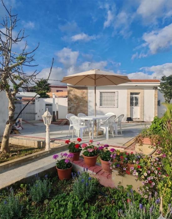 Villa Charme & Jardin à Fnideq, Proche Plage & Ceuta