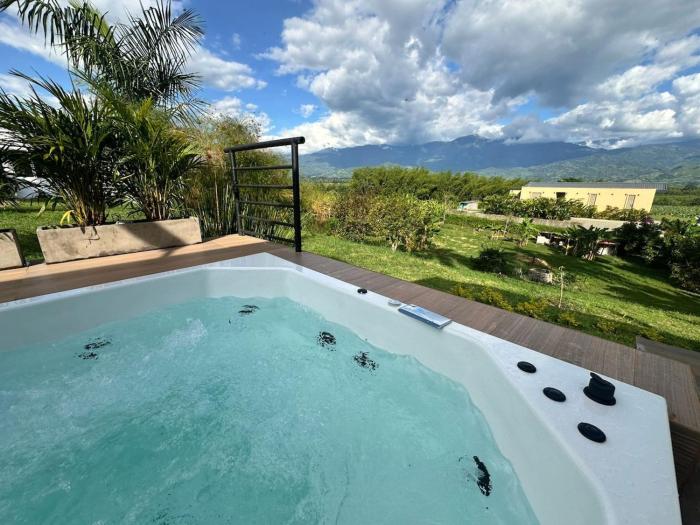 Villa Milena - Private Coffee Region Cabin