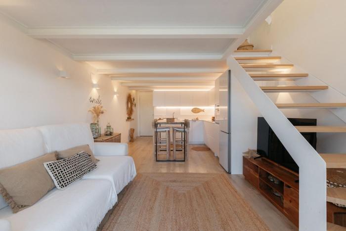 First Line with Pool, Ideal for Families